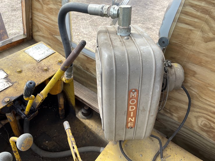 #173-•-otis-ut-50-gas-powered-rough-terrain-forklift-image-23