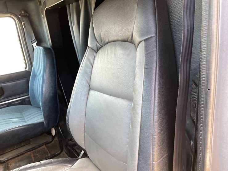 #400-•-1997-mac-ch600-semi-(has-wi-title)-image-84