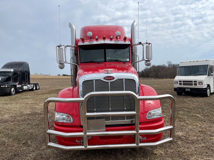 2008-peterbilt-386-image-2