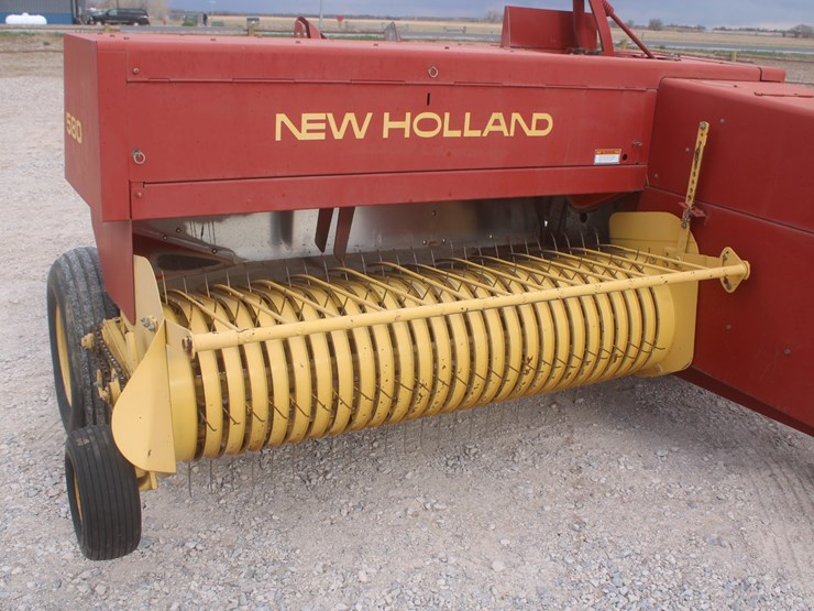 new-holland-580-image-11
