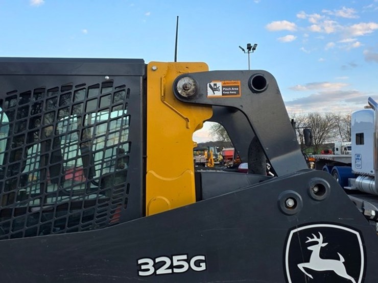 2021-deere-325g-image-26