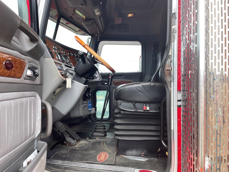 2008-peterbilt-386-image-59