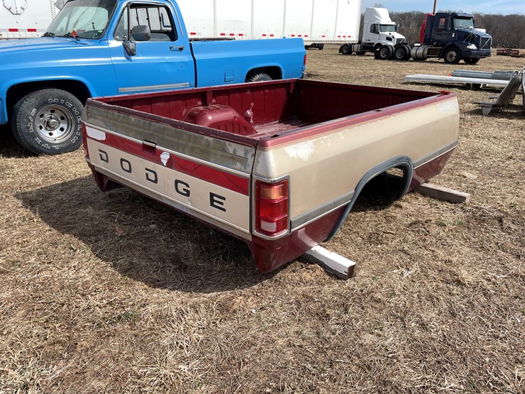 #10731-•-1985-dodge-8'-pickup-box-image-5