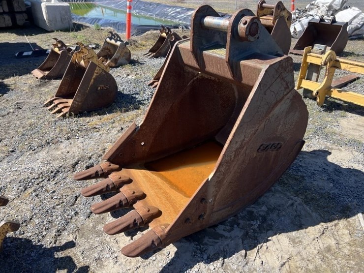 esco-36"-dig-bucket-image-1