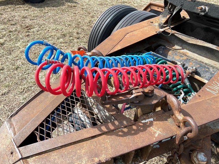 1982-fruehauf-semi-image-11