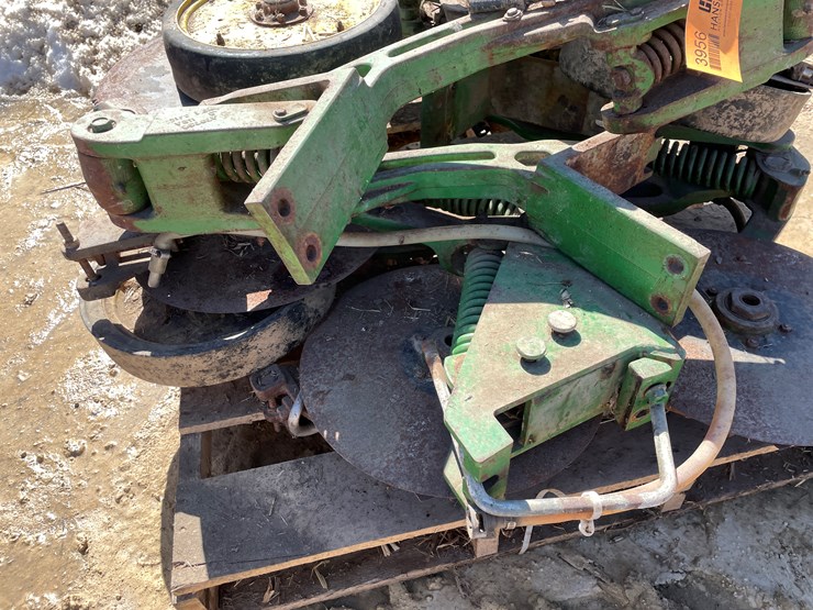 #3956-•-(12)-john-deere-single-disc-culters-image-6
