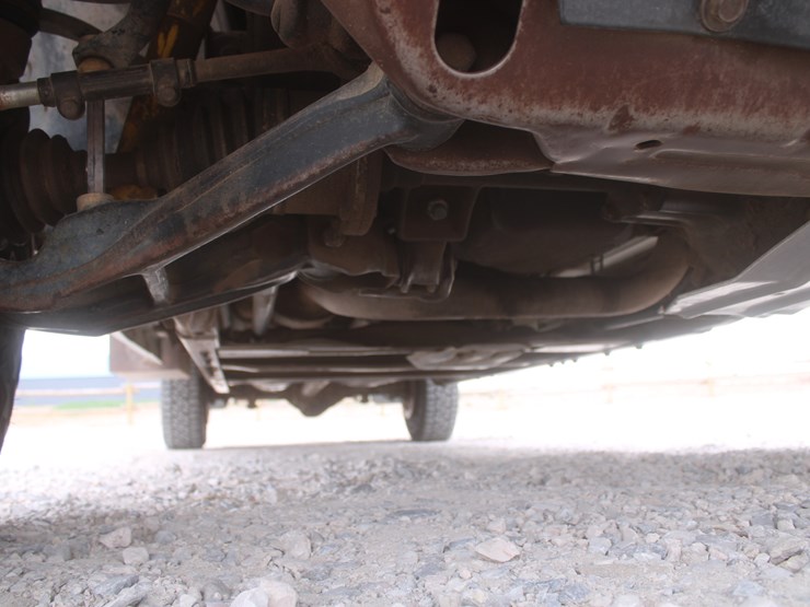 2000-chevrolet-k3500-image-25