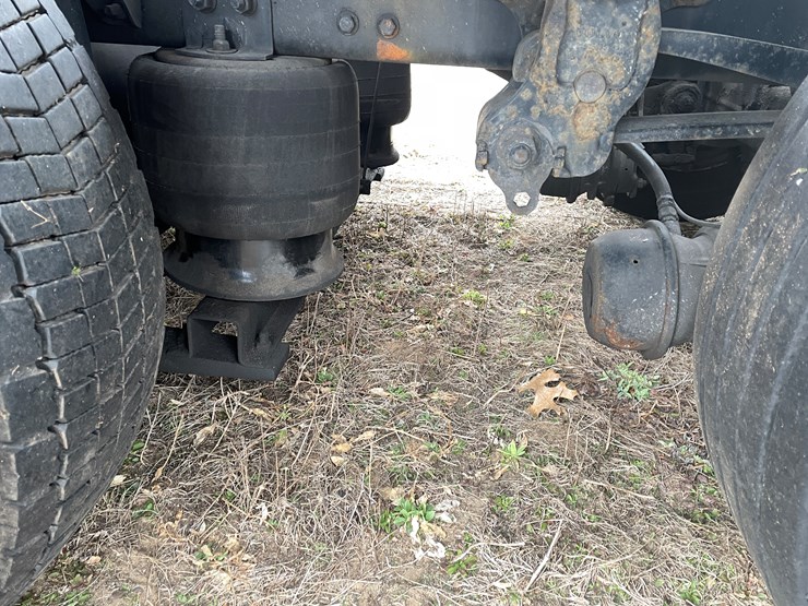 #110-•-2014-volvo-car-hauler-semi-and-trailer-(has-wi-title)-image-59