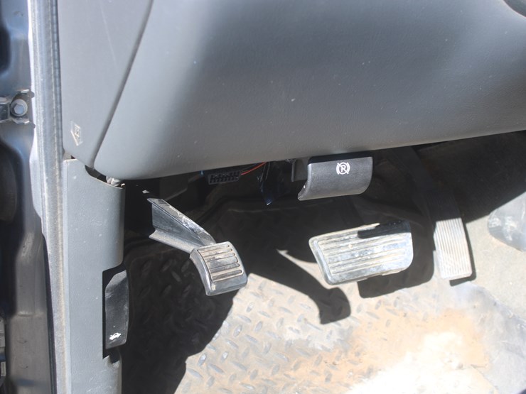 2006-chevrolet-2500-image-26