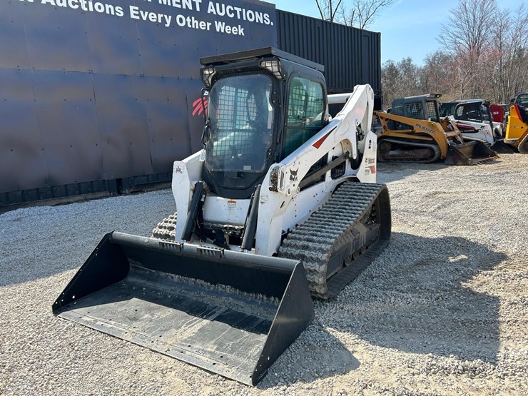 2022-bobcat-t770-image-8