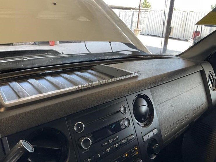 2016-ford-f350-image-21