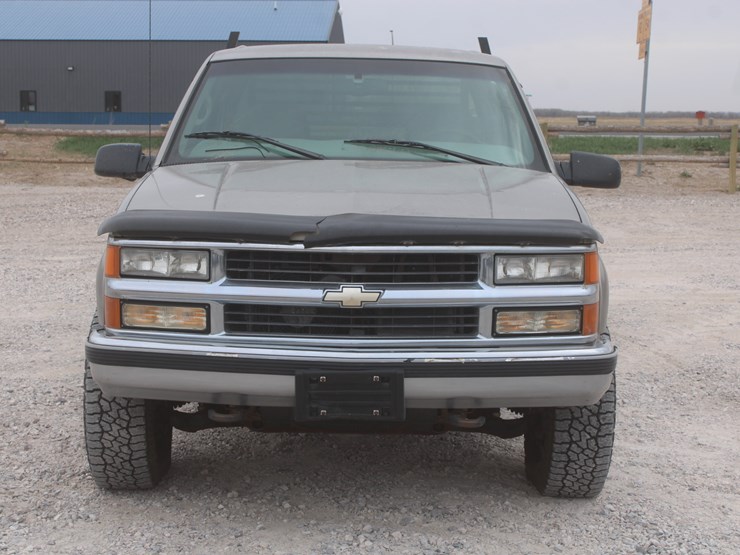 2000-chevrolet-k3500-image-2