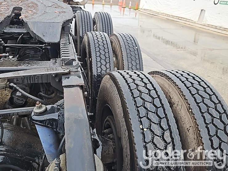 2014-peterbilt-579-image-20