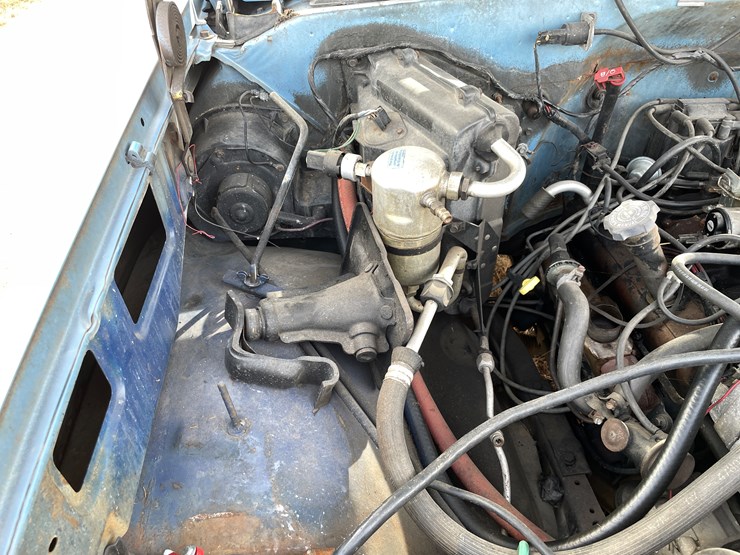 #192-•-1984-2-x-4-chevy-silverado-(has-wi-title)-image-12