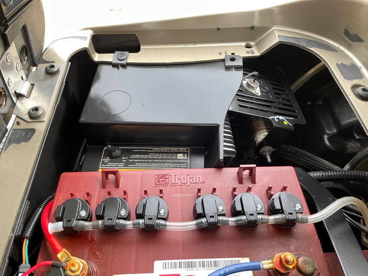 #606-•-ez-go-rxv-30-electric-golf-cart-image-23