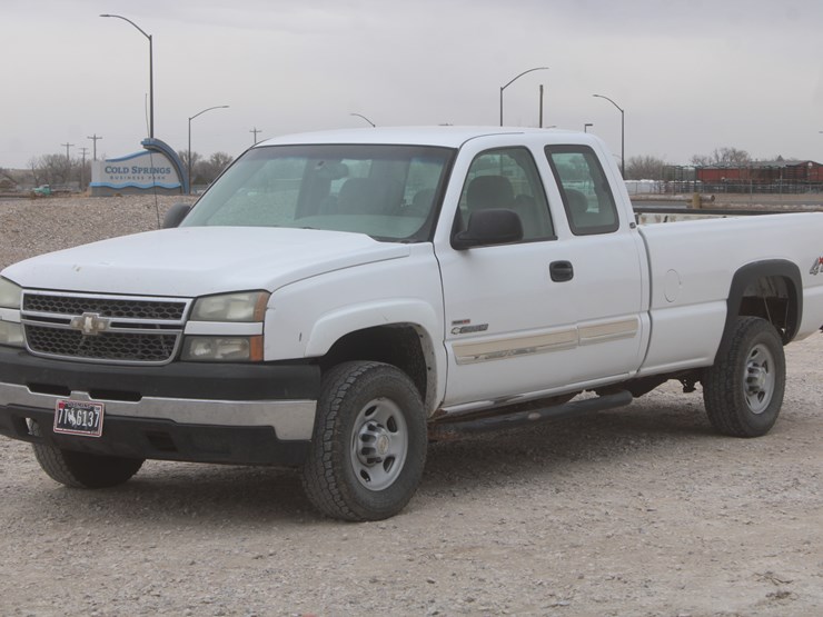 2005-chevrolet-2500-image-1