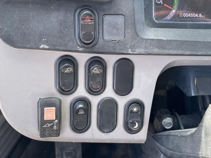 2018-komatsu-wa270-8-image-34