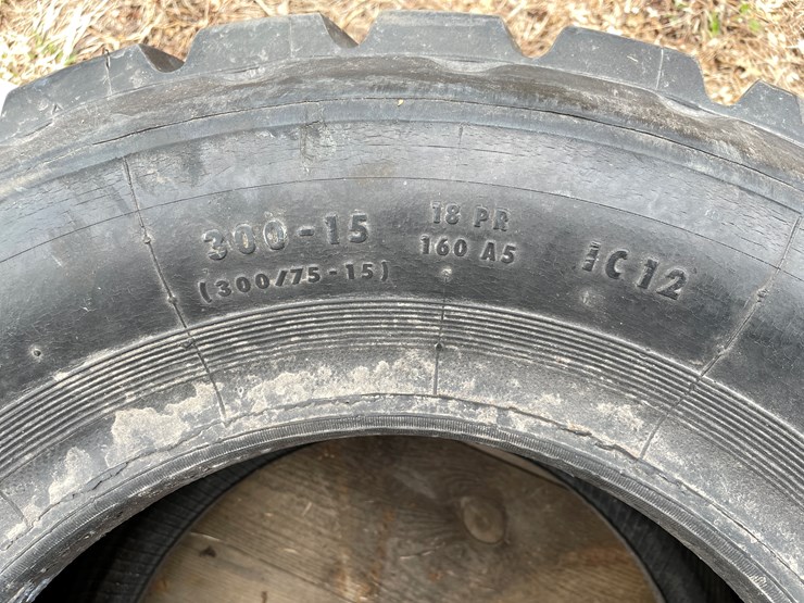 #10750-•-continental-300/75-15-forklift-tire-image-6