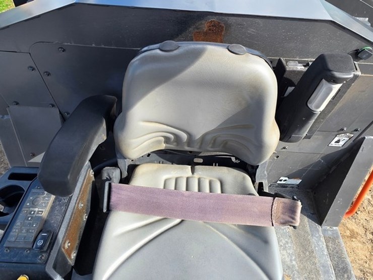 2018-volvo-sd115b-image-58