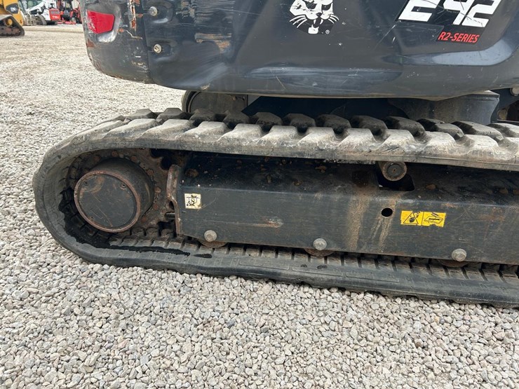 2022-bobcat-e42-image-12