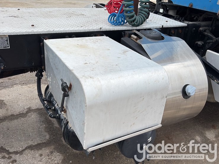 2018-peterbilt-579-image-33