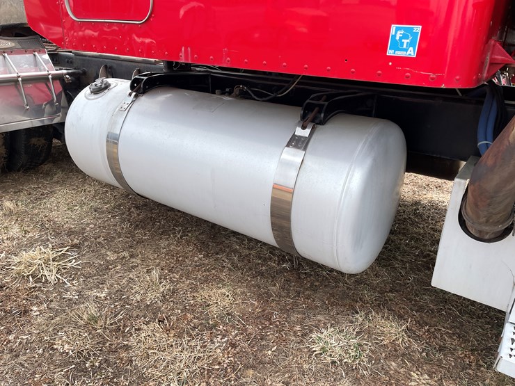 2008-peterbilt-386-image-19