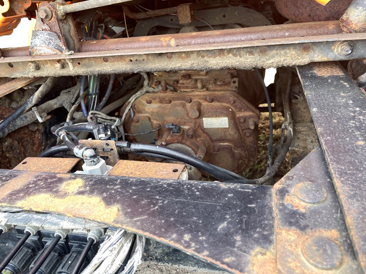 #123-•-2006-volvo-day-cab-semi-tractor-(has-wi-title)-image-29