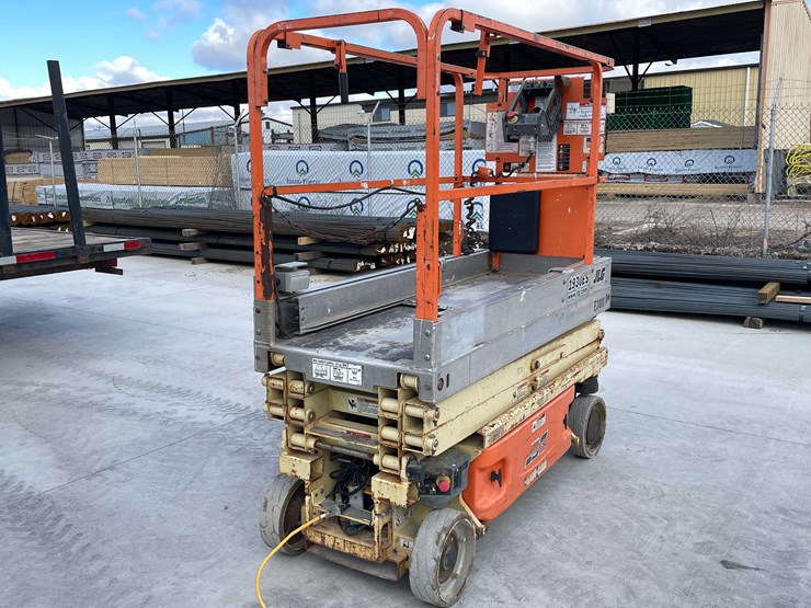 2014-jlg-1930es-image-1