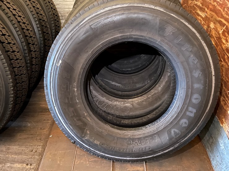 #10742-•-(4)-recapped-semi-tires-image-3