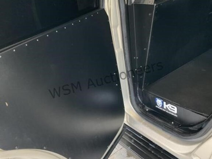 2012-chevrolet-tahoe-image-25