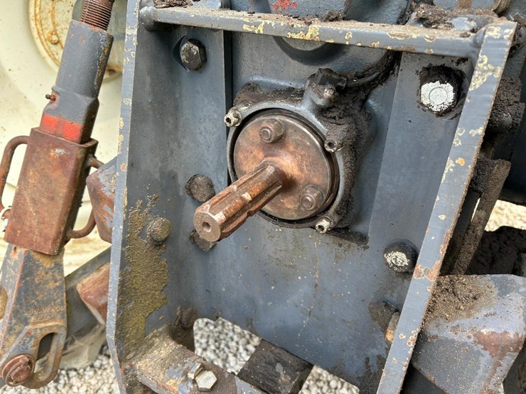 new-holland-tm135-image-15