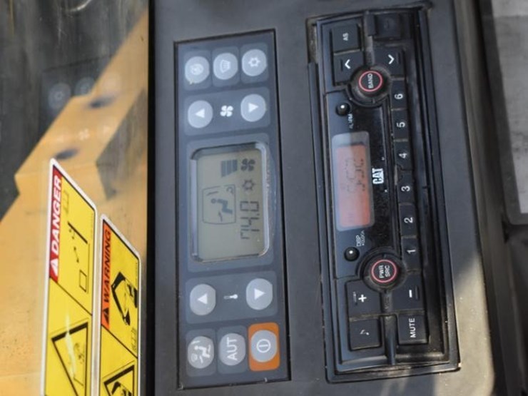 2019-caterpillar-326fl-image-60