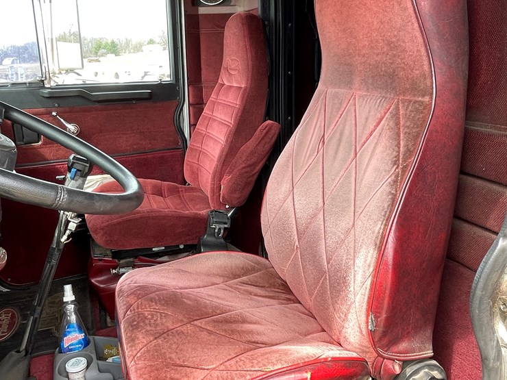 1987-peterbilt-379-image-58