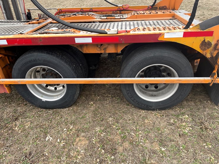 #110-•-2014-volvo-car-hauler-semi-and-trailer-(has-wi-title)-image-56