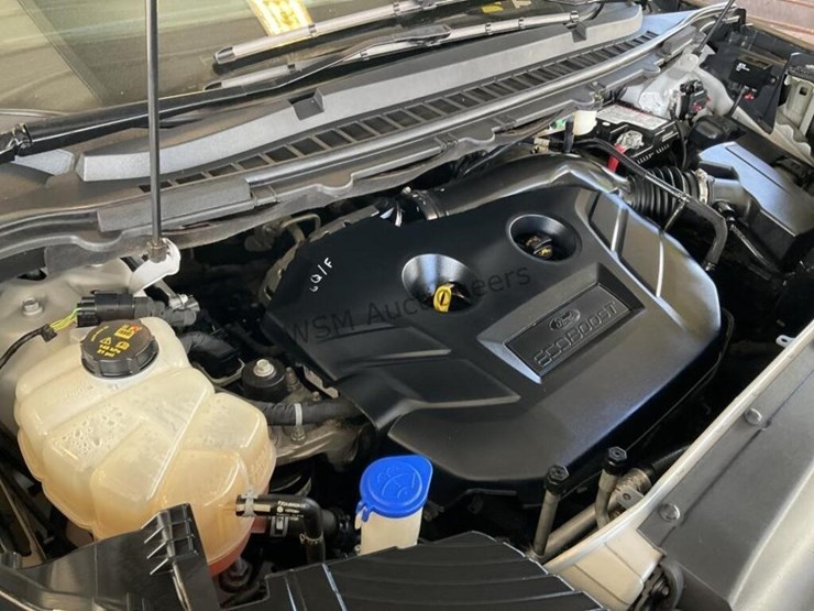 2017-ford-edge-se-image-12