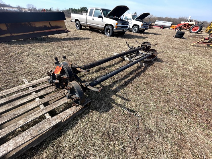 #10694-•-(4)-trailer-house-axles-image-1