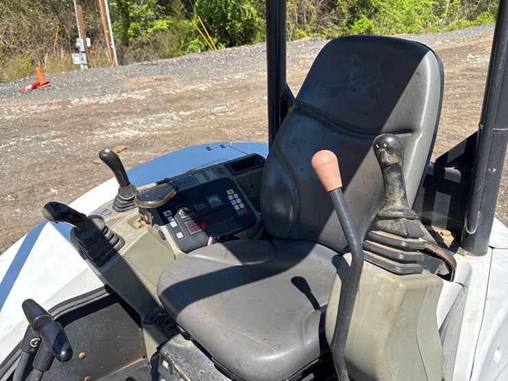 2012-bobcat-e50-image-22