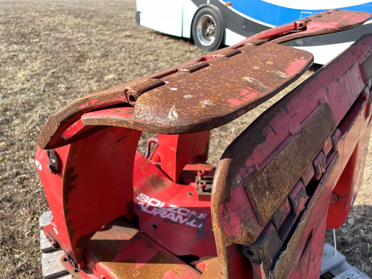 #10682-•-bolzoni-auramo-forklift-rotating-clamp-attachment-image-6