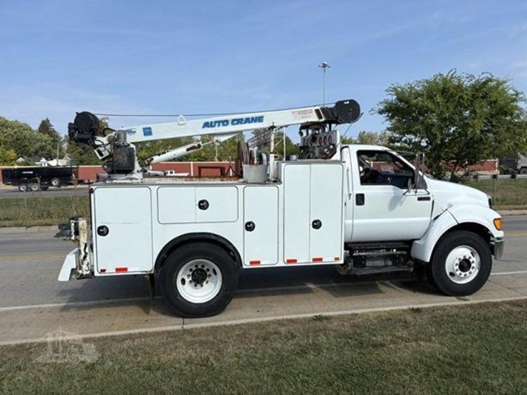 2015-ford-f750-xlt-image-4