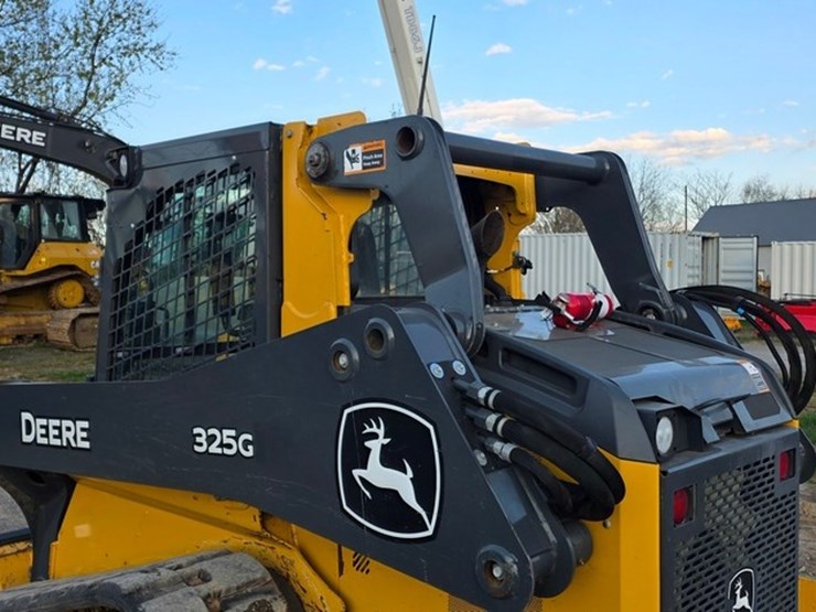 2021-deere-325g-image-23