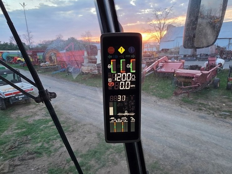 2013-john-deere-s680-image-91