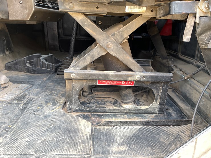 #401-•-1991-mac-rb688s-dump-truck-(has-mn-title)-image-49