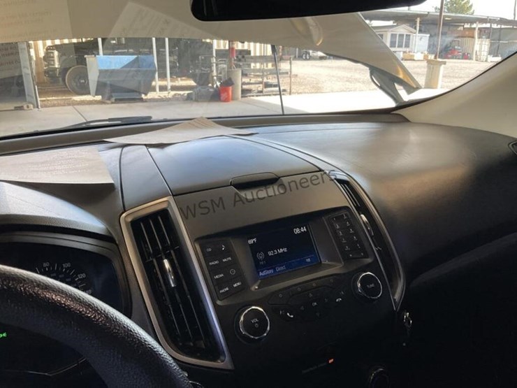 2017-ford-edge-se-image-18