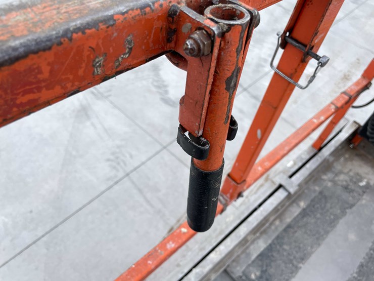 2008-jlg-2630es-image-32