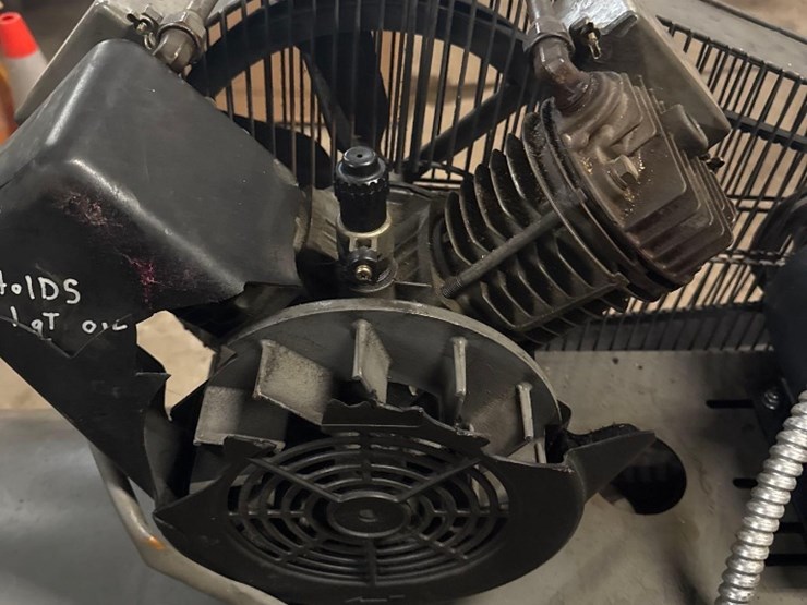 pureflow-co-horizontal-air-compressor-image-2