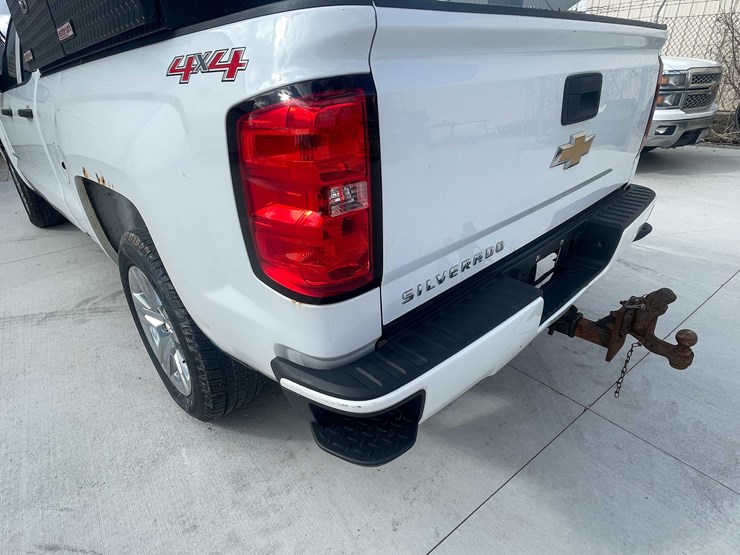 2017-chevrolet-1500-image-23