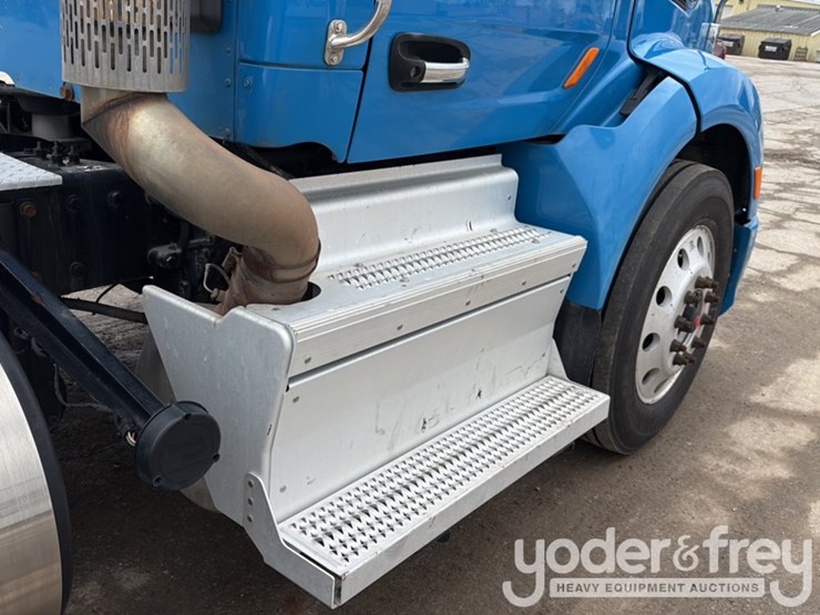 2018-peterbilt-579-image-34