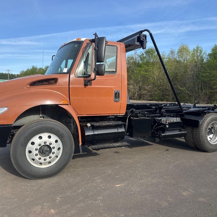 2006 INTERNATIONAL DURASTAR 4400