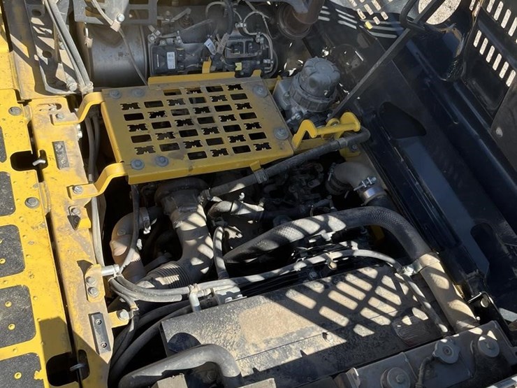 2018-komatsu-pc210-lc-11-image-20