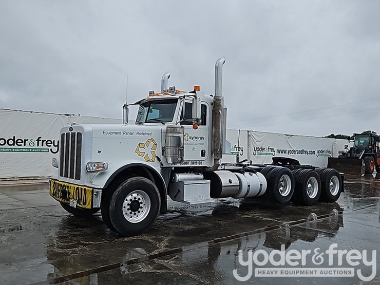 2014-peterbilt-579-image-1